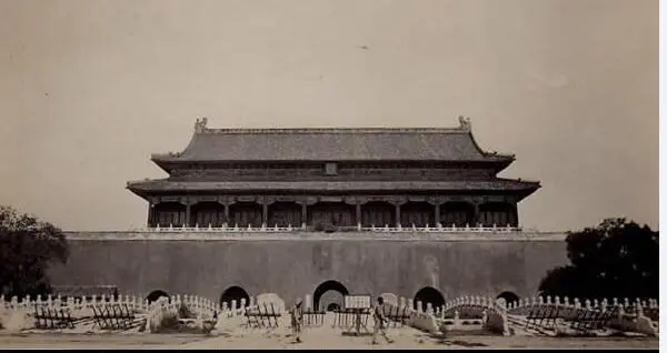 惊叹！时隔百年，美国爷孙俩镜头里的北京变化如此之大